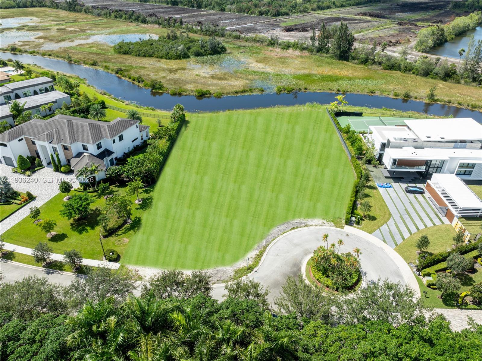 2757 Lake Ridge Ln, Weston FL 33332