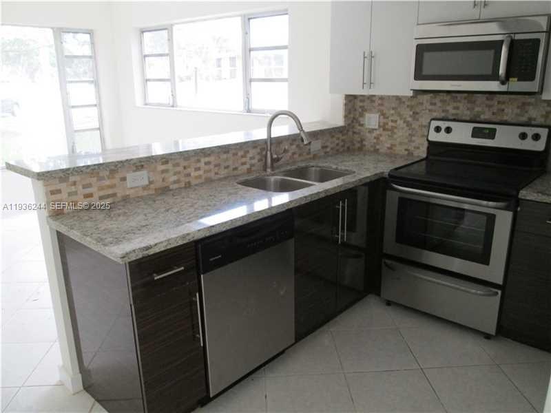 8043 Lagos De Campo Blvd #F-3, Tamarac FL 33321