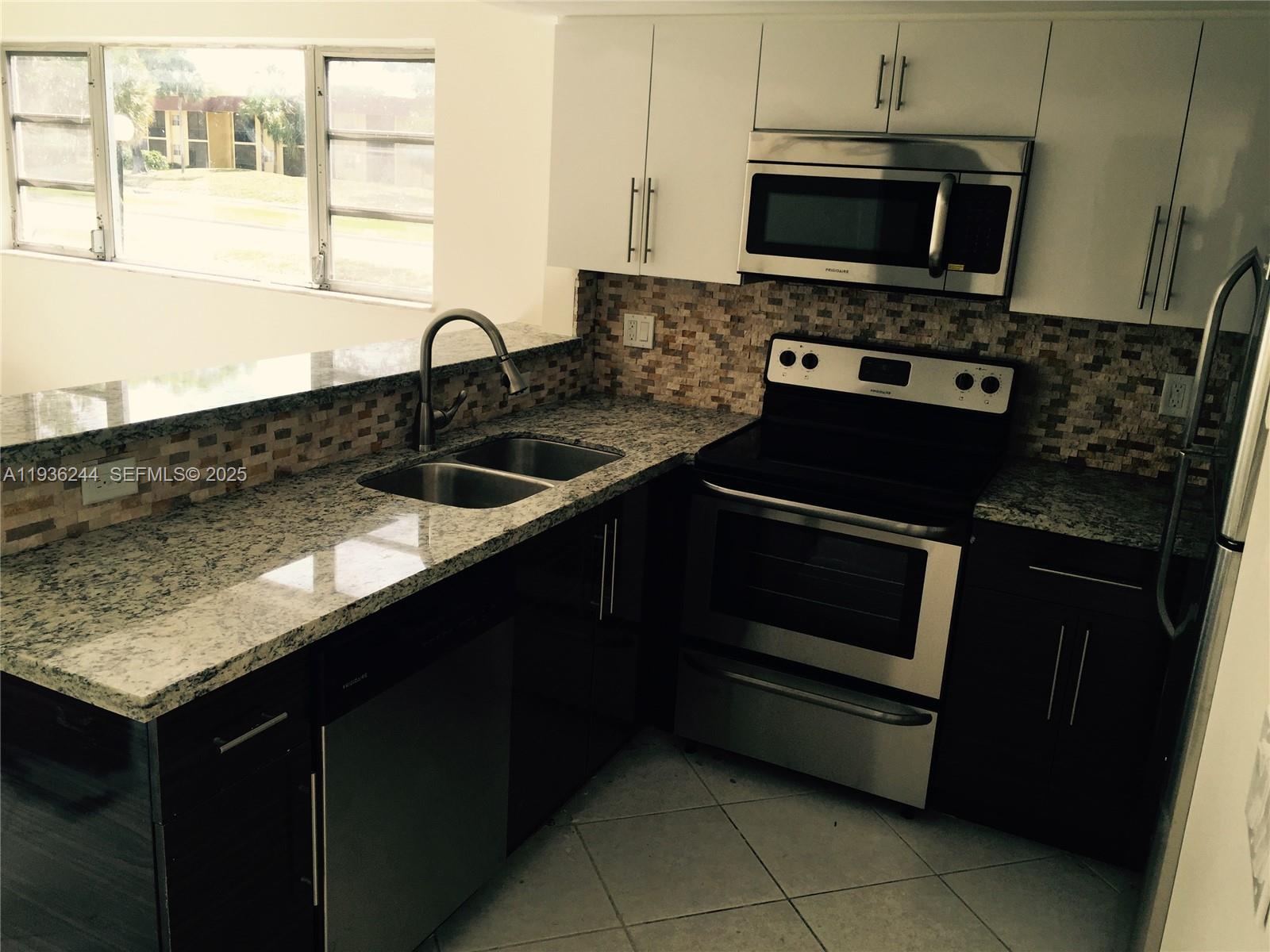 8043 Lagos De Campo Blvd #F-3, Tamarac FL 33321