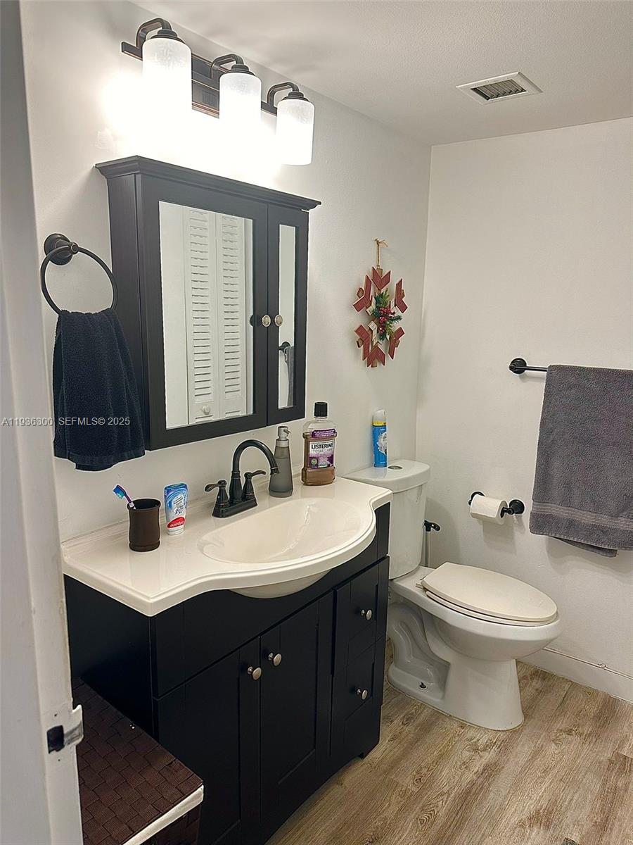 13499 Biscayne Blvd #1013, North Miami FL 33181