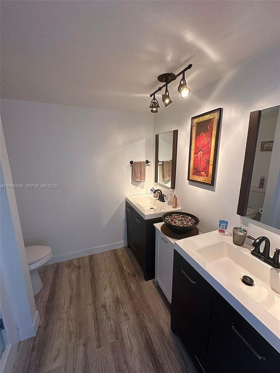 13499 Biscayne Blvd #1013, North Miami FL 33181