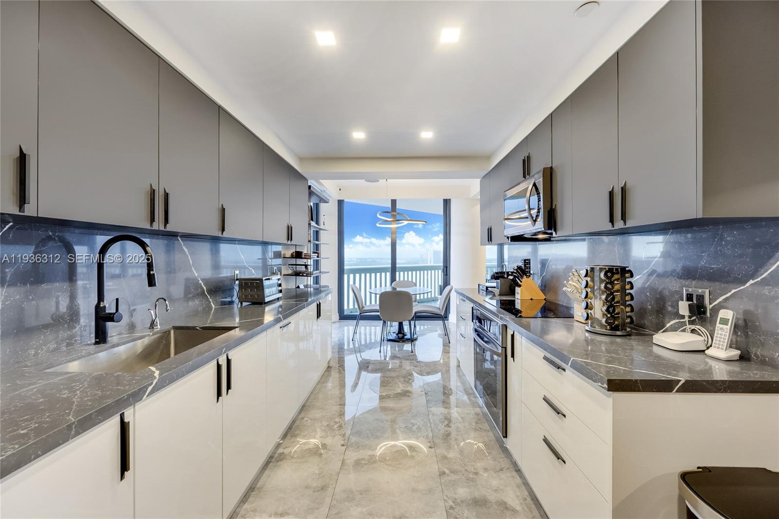 2000 Island Blvd #2507, Aventura FL 33160