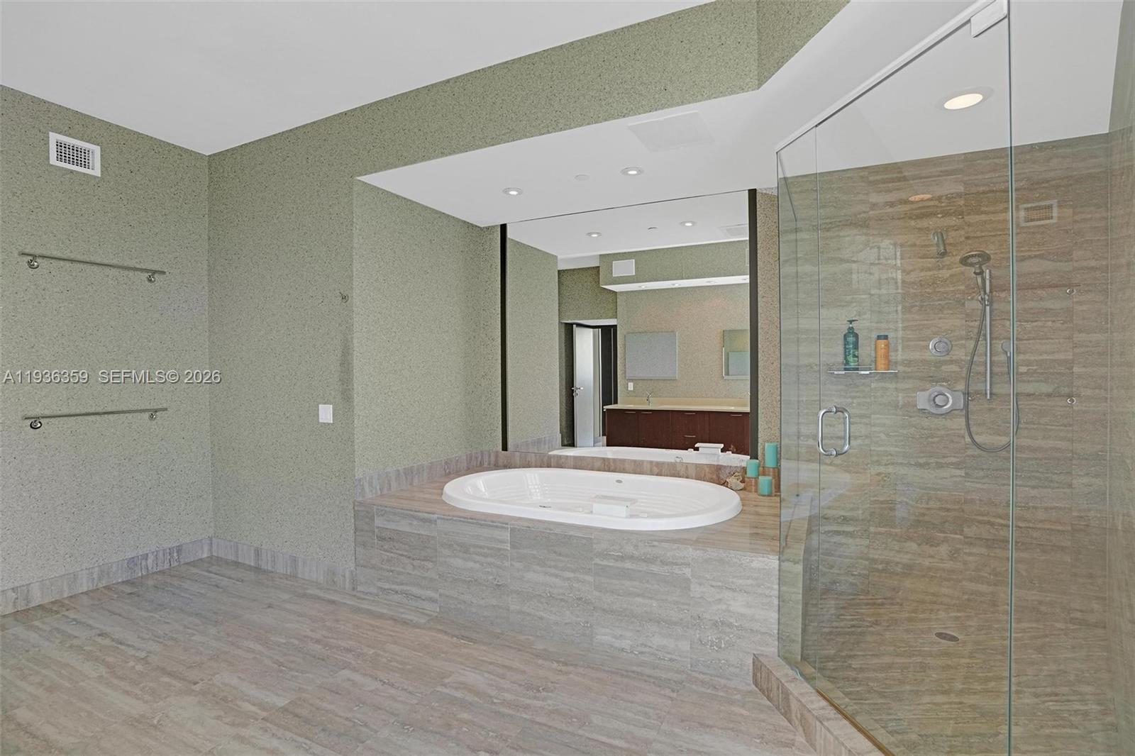 15811 Collins Ave #2201, Sunny Isles Beach FL 33160