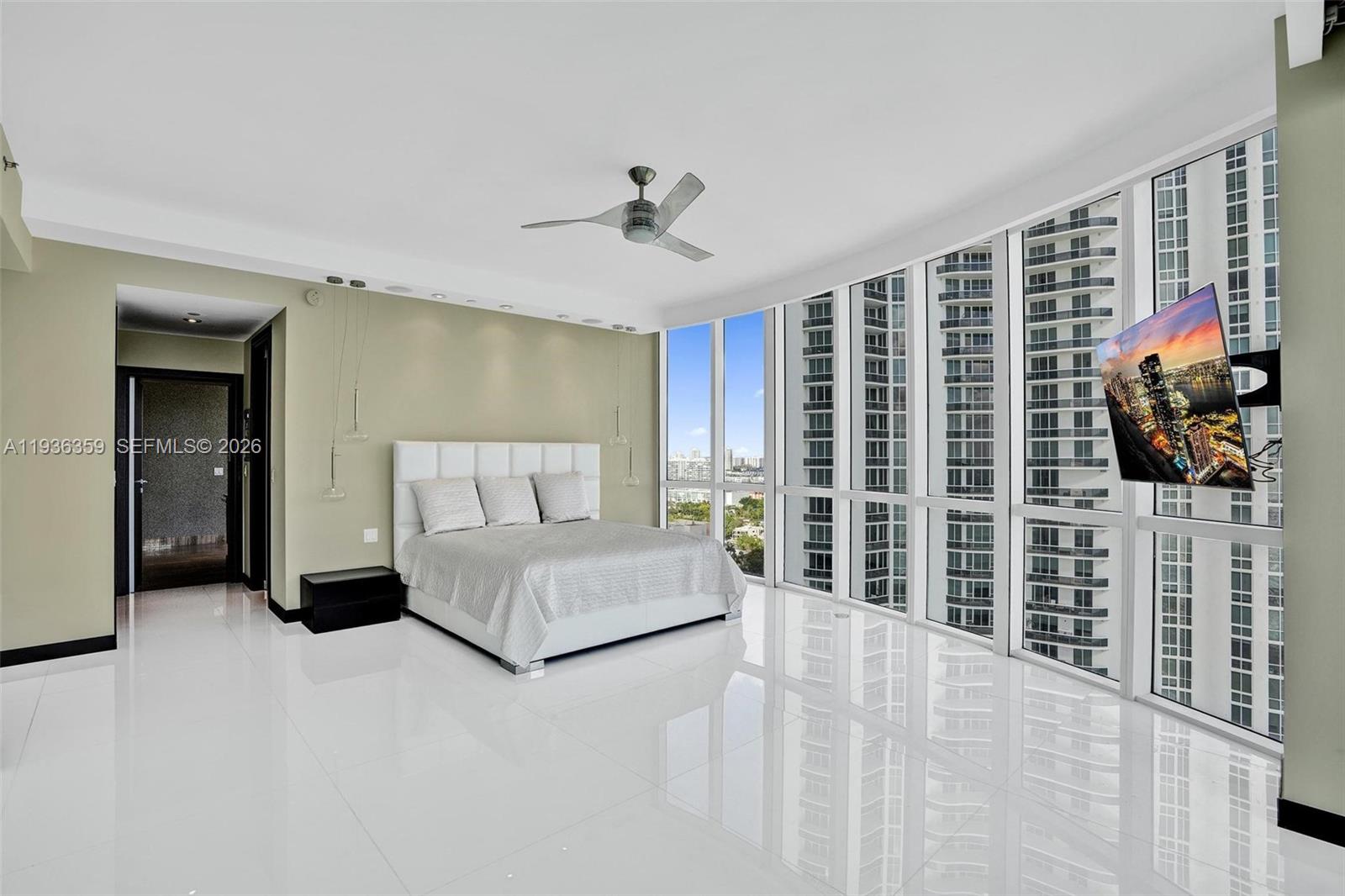 15811 Collins Ave #2201, Sunny Isles Beach FL 33160