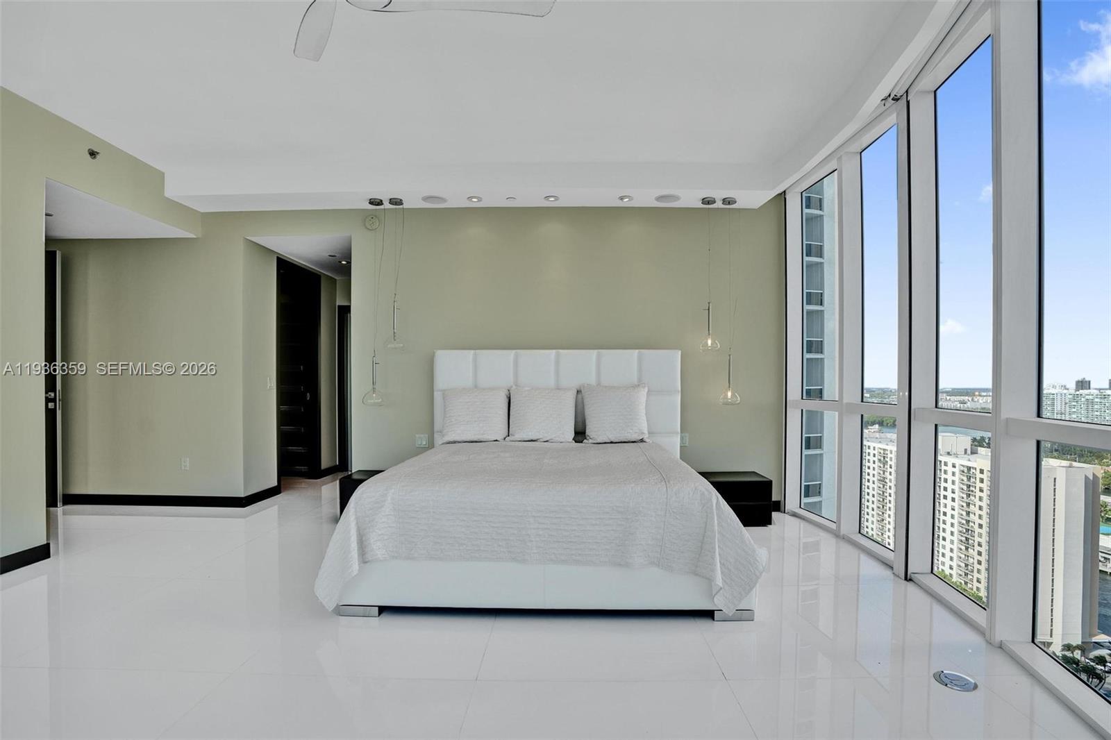 15811 Collins Ave #2201, Sunny Isles Beach FL 33160