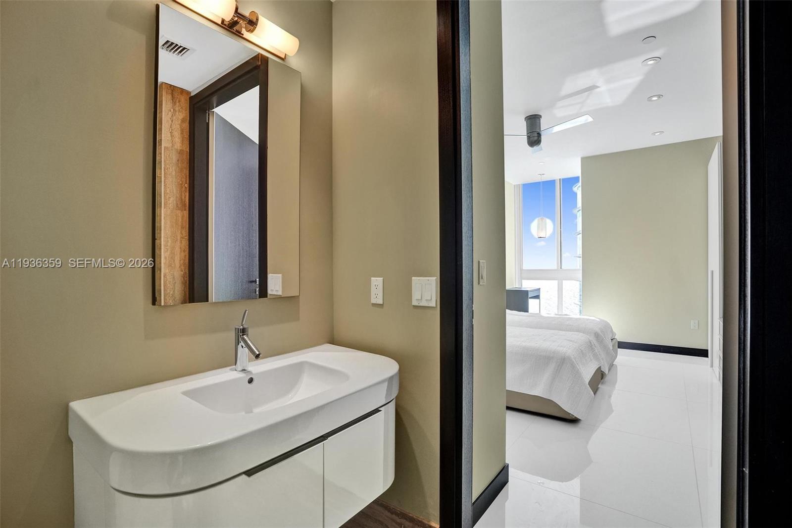 15811 Collins Ave #2201, Sunny Isles Beach FL 33160