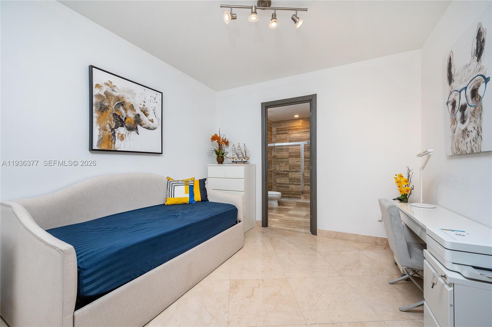 15901 Collins Ave #3807, Sunny Isles Beach FL 33160