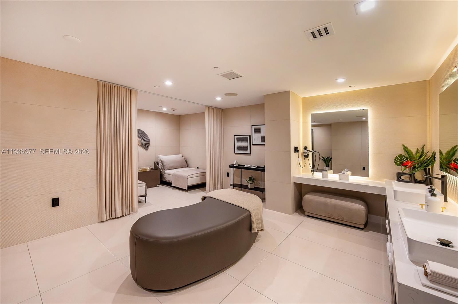 15901 Collins Ave #3807, Sunny Isles Beach FL 33160