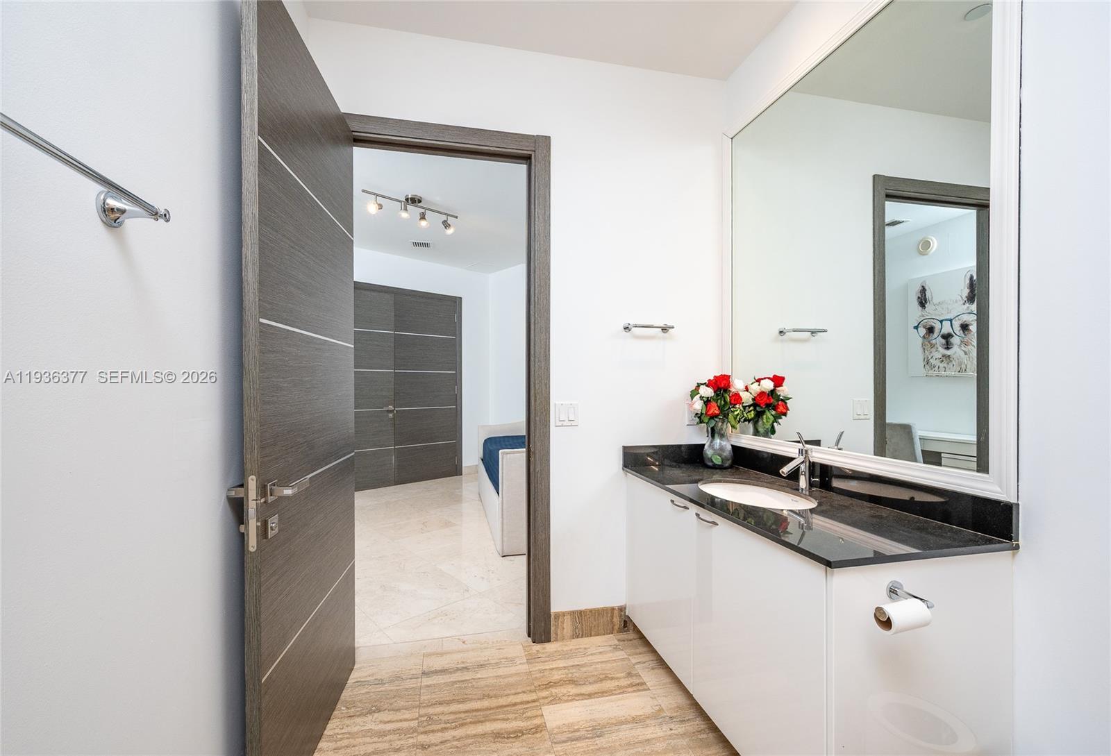 15901 Collins Ave #3807, Sunny Isles Beach FL 33160