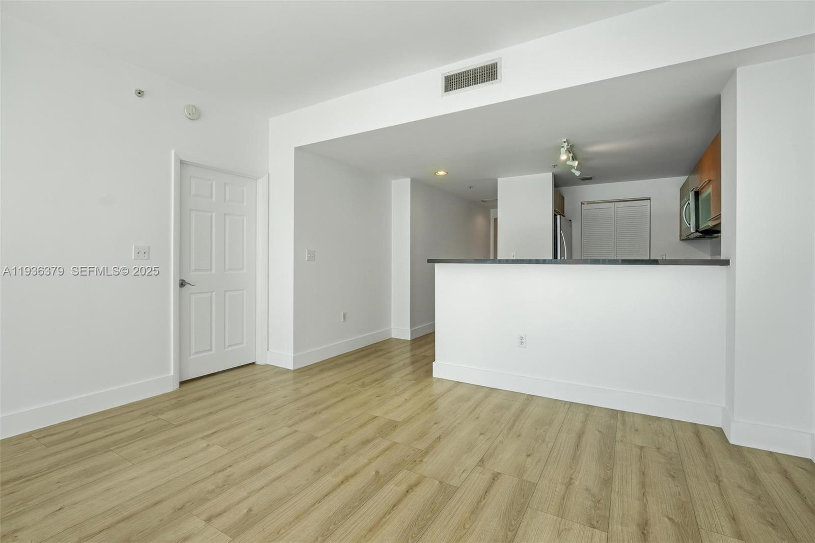 244 Biscayne Blvd #1505, Miami FL 33132