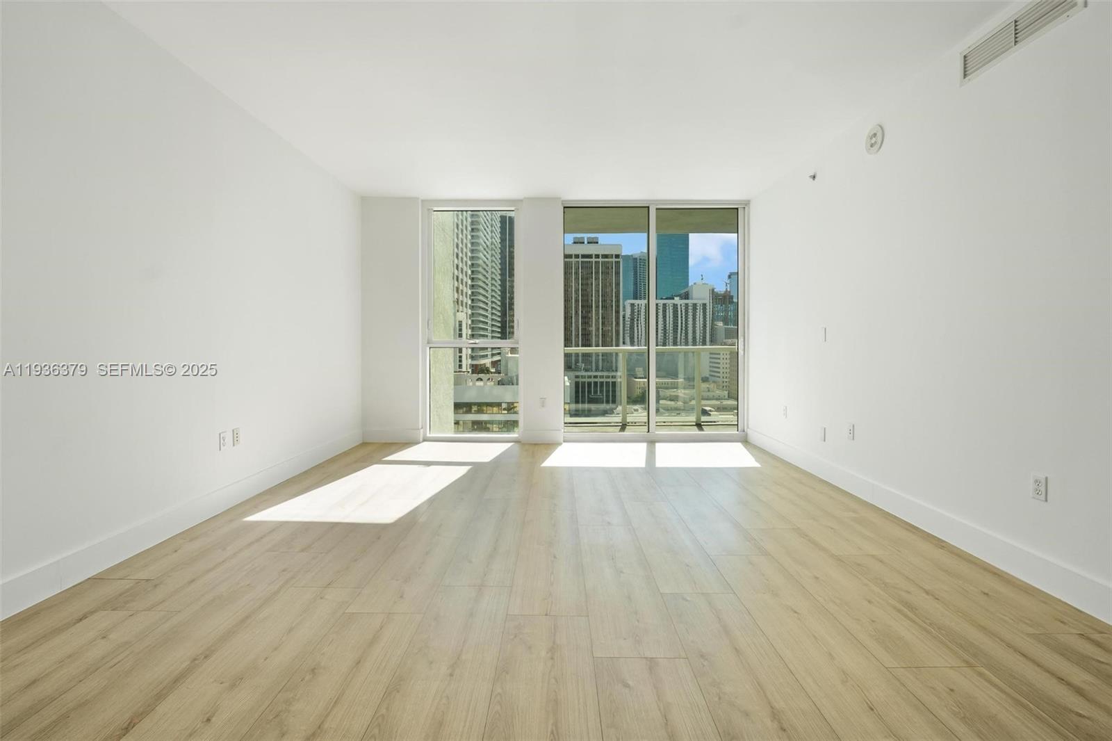 244 Biscayne Blvd #1505, Miami FL 33132