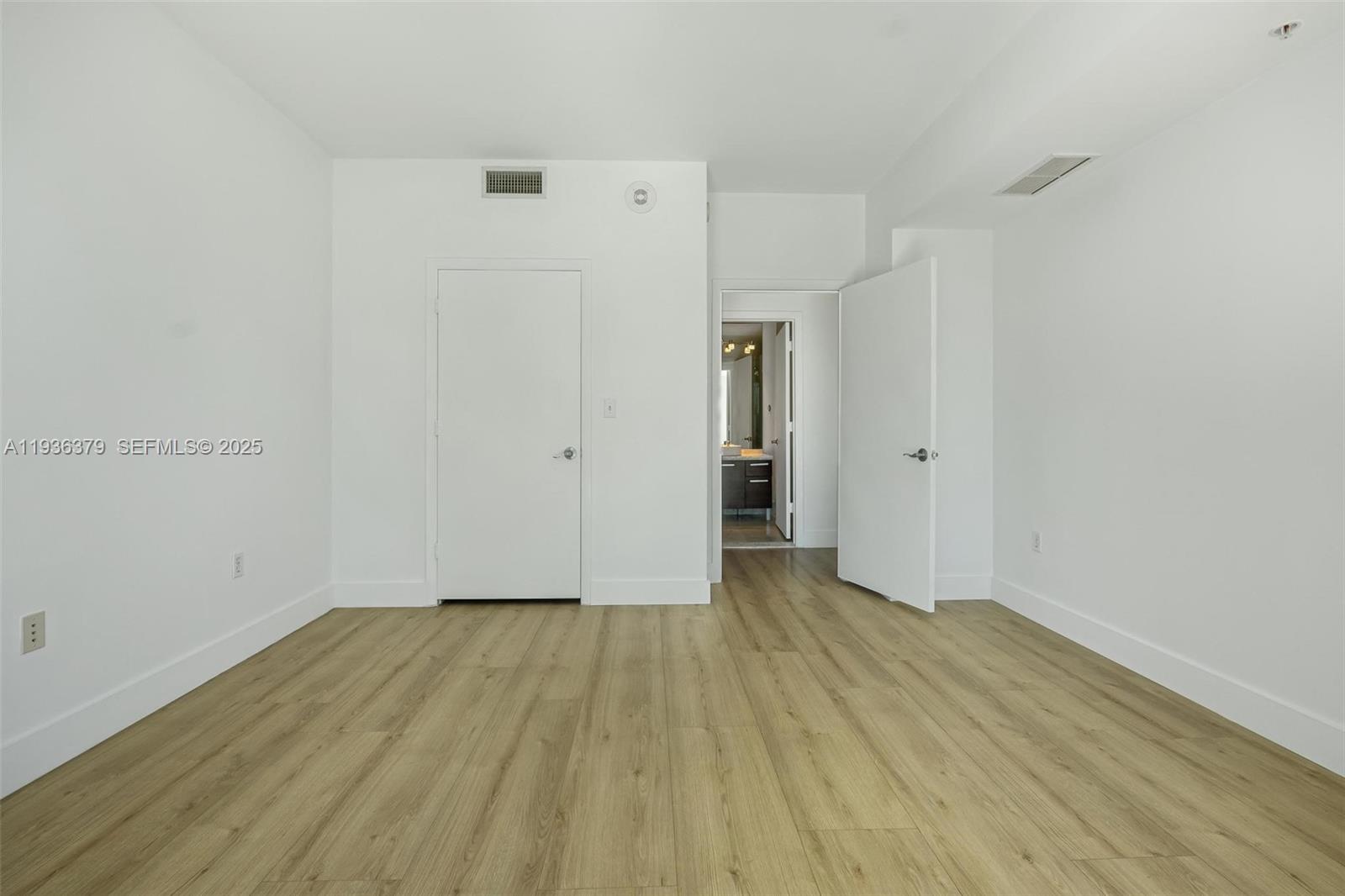 244 Biscayne Blvd #1505, Miami FL 33132