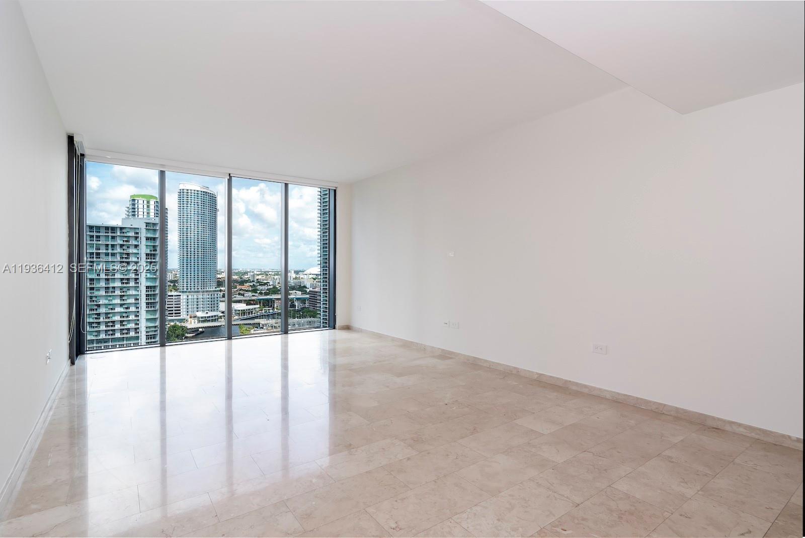 68 SE 6th St #2010, Miami FL 33131