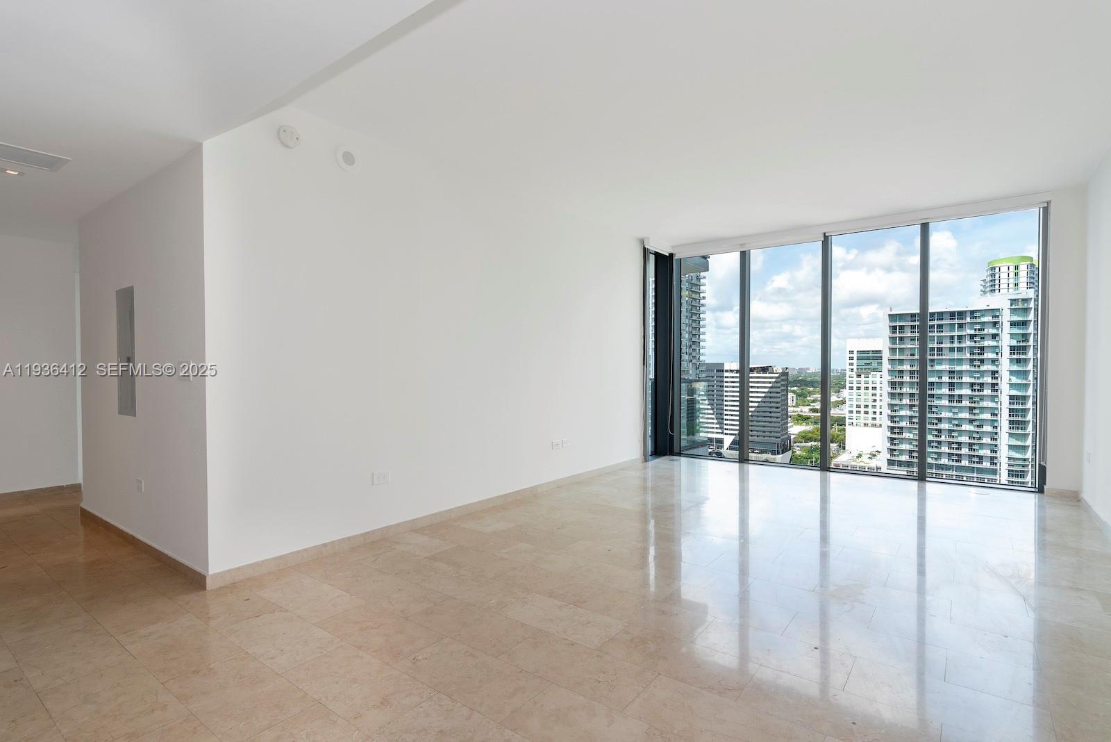 68 SE 6th St #2010, Miami FL 33131