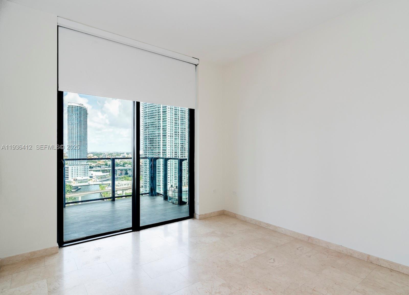 68 SE 6th St #2010, Miami FL 33131