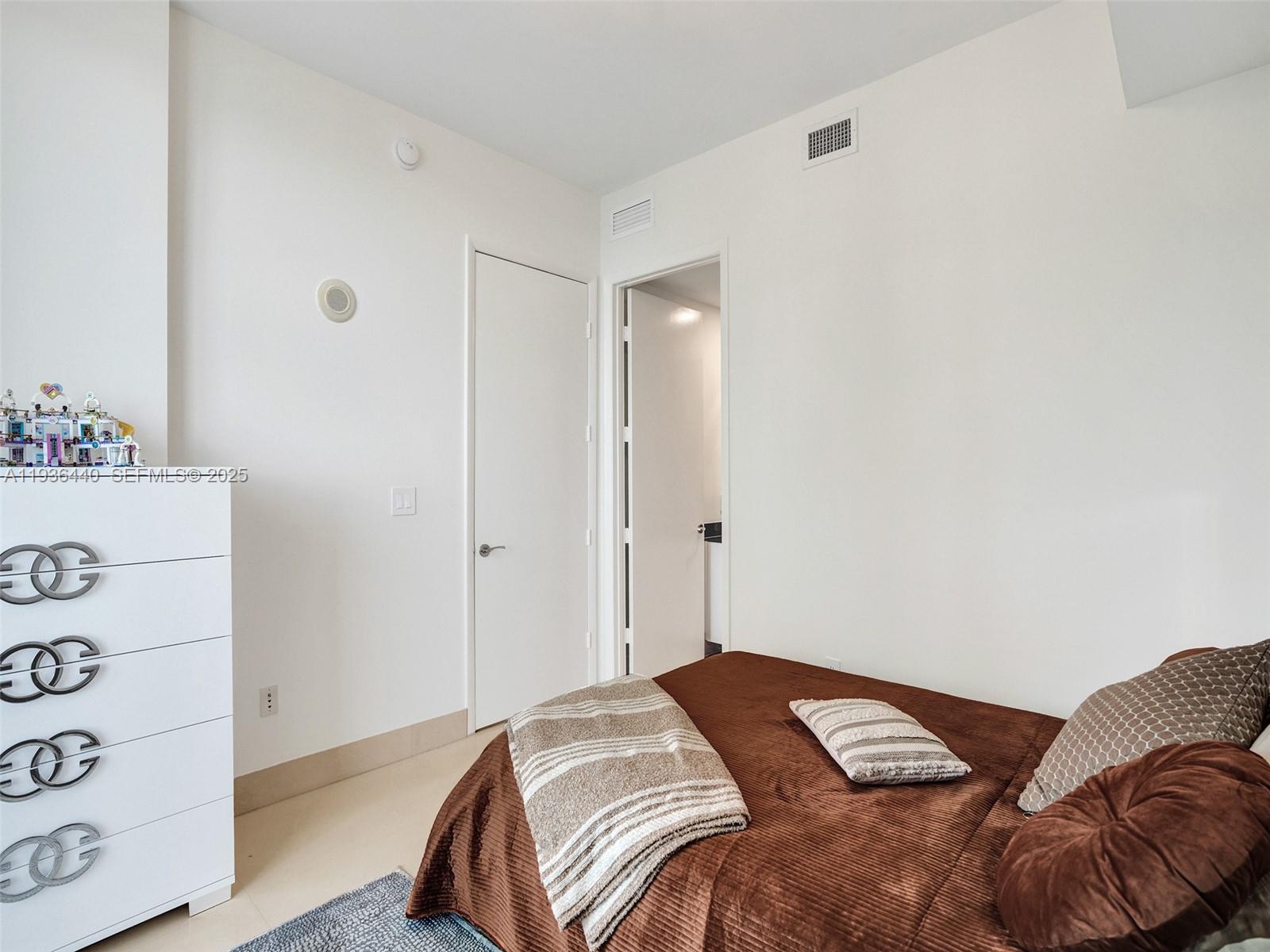 16001 Collins Ave #702, Sunny Isles Beach FL 33160
