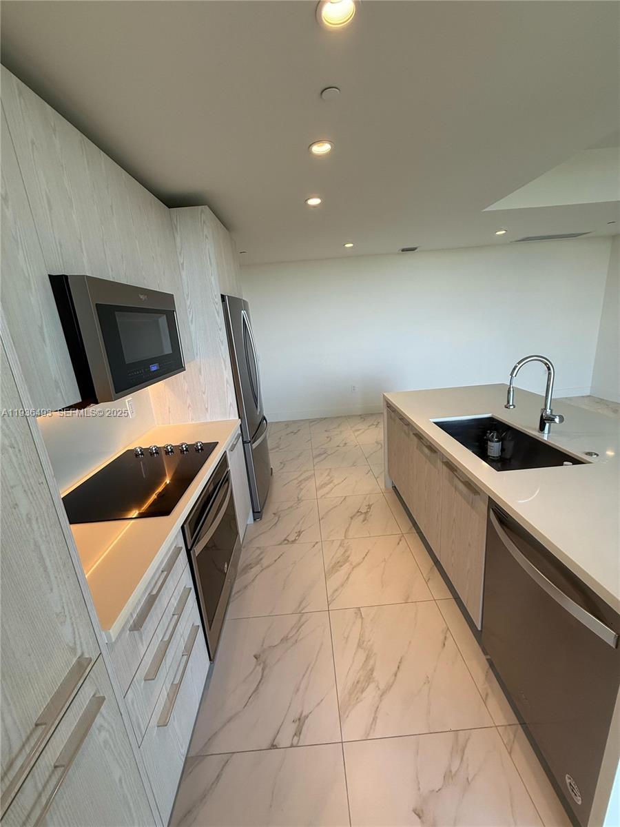 2000 Metropica Way #901, Sunrise FL 33323