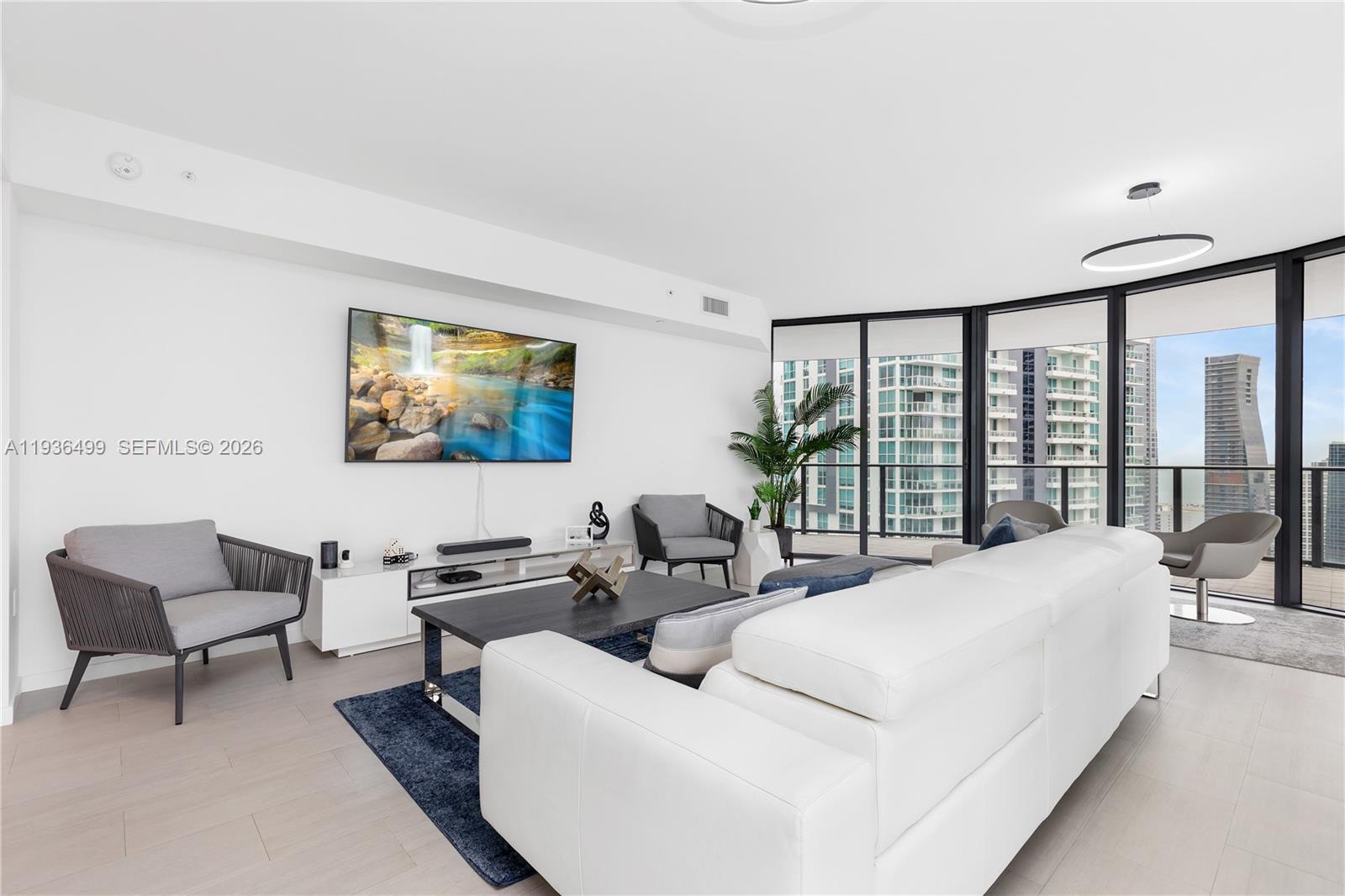 1000 Brickell Plz #3902, Miami FL 33131