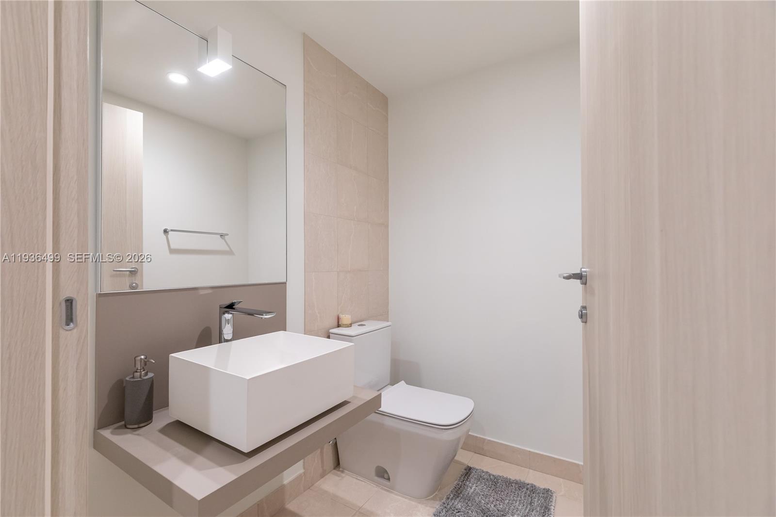 1000 Brickell Plz #3902, Miami FL 33131
