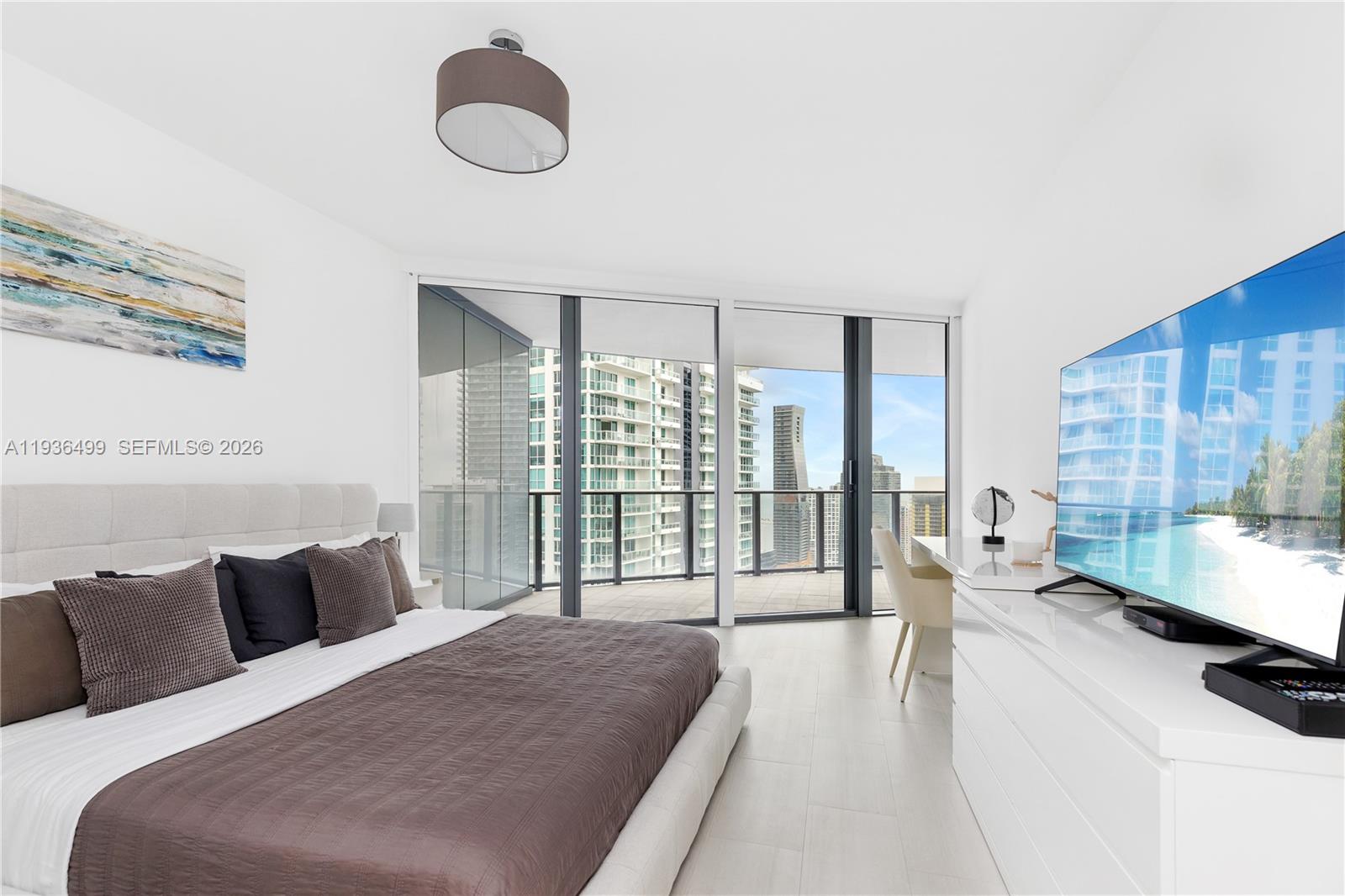 1000 Brickell Plz #3902, Miami FL 33131