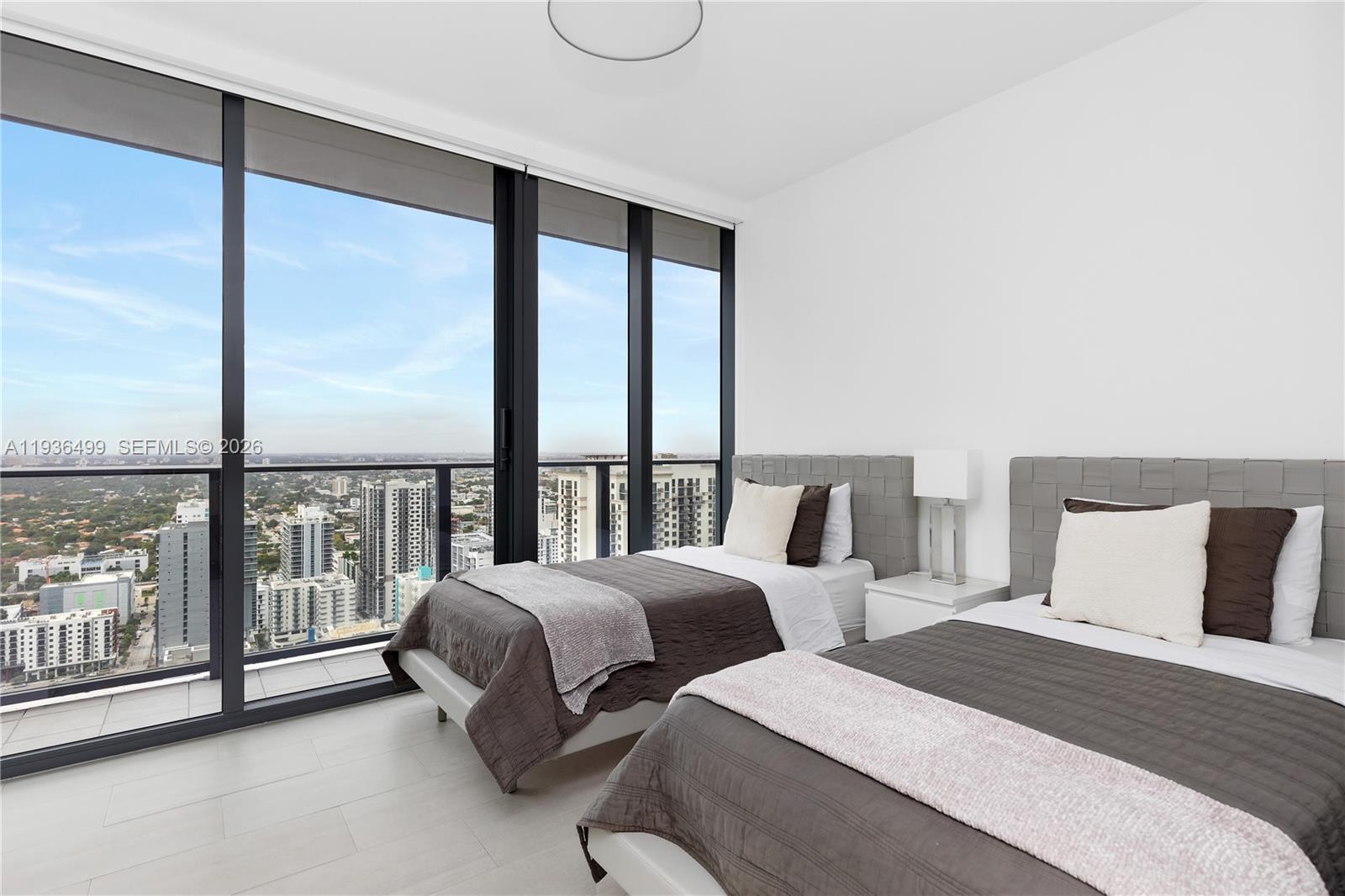 1000 Brickell Plz #3902, Miami FL 33131