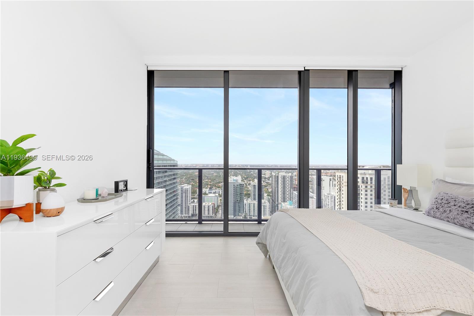 1000 Brickell Plz #3902, Miami FL 33131
