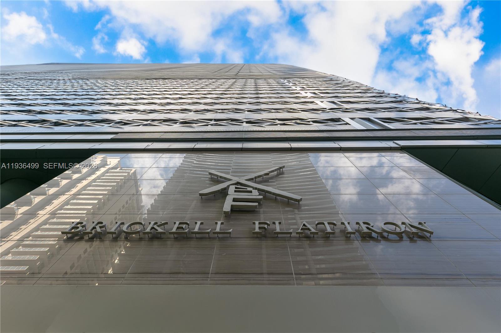 1000 Brickell Plz #3902, Miami FL 33131