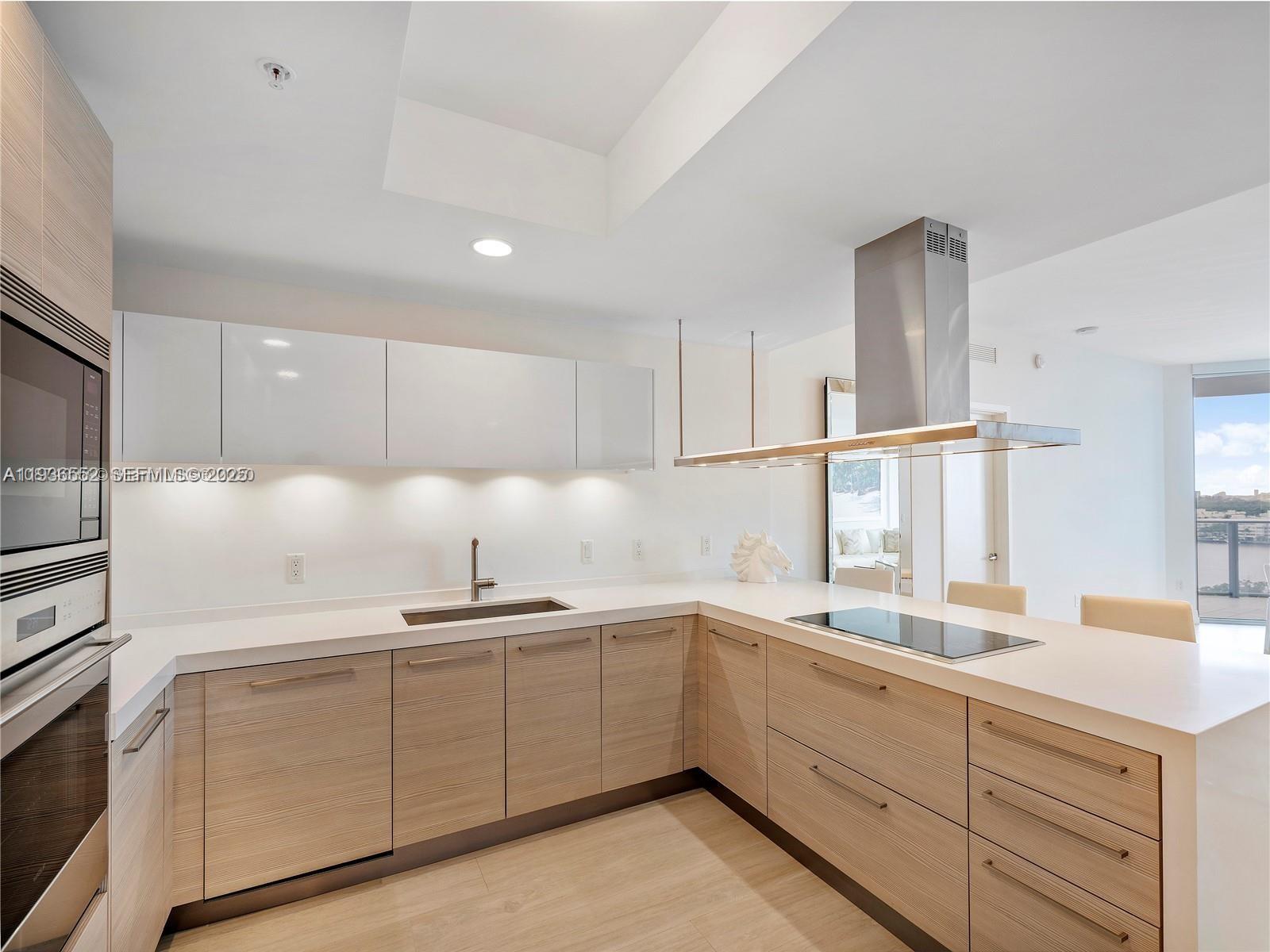 17301 Biscayne Blvd #1105, North Miami Beach FL 33160