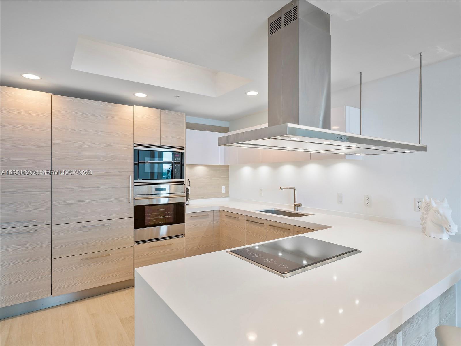 17301 Biscayne Blvd #1105, North Miami Beach FL 33160