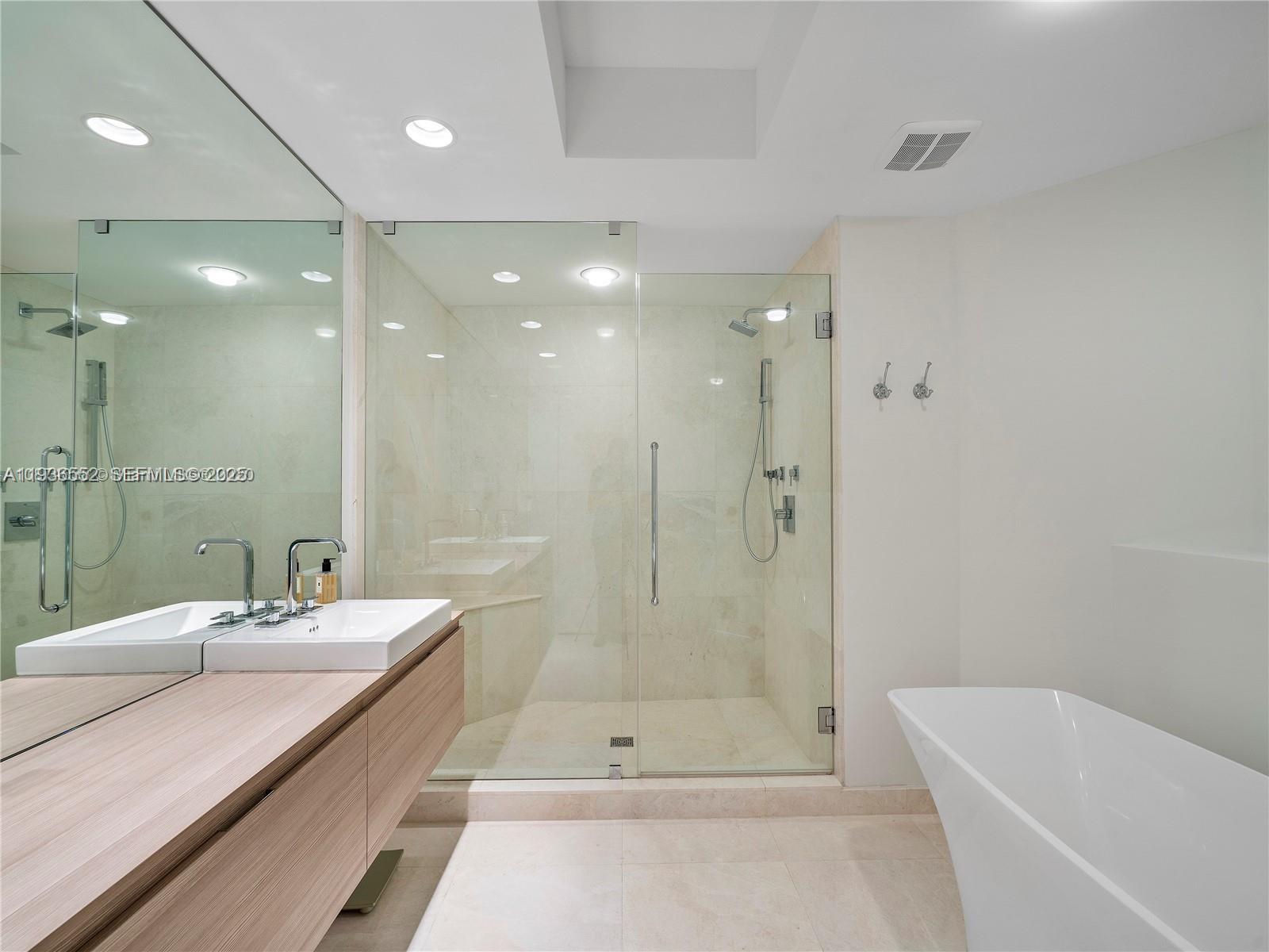 17301 Biscayne Blvd #1105, North Miami Beach FL 33160