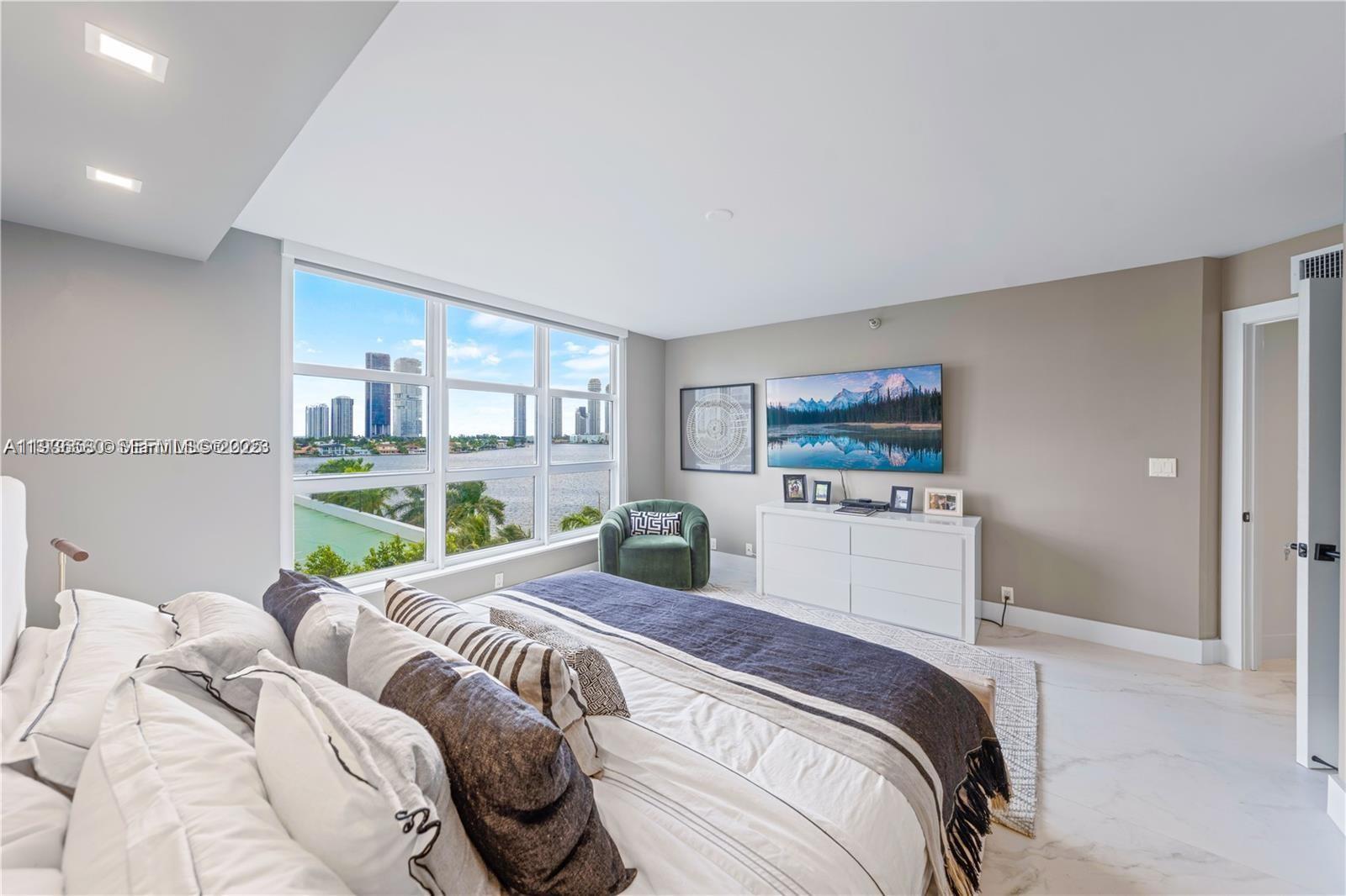 3530 Mystic Pointe Dr #715, Aventura FL 33180