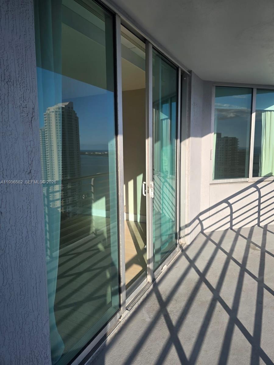 325 S Biscayne Blvd #3221, Miami FL 33131