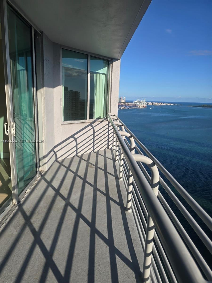 325 S Biscayne Blvd #3221, Miami FL 33131