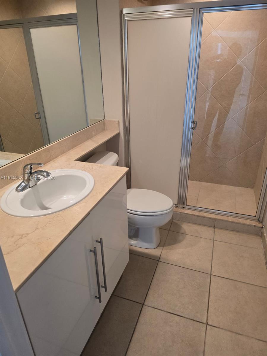 325 S Biscayne Blvd #3221, Miami FL 33131