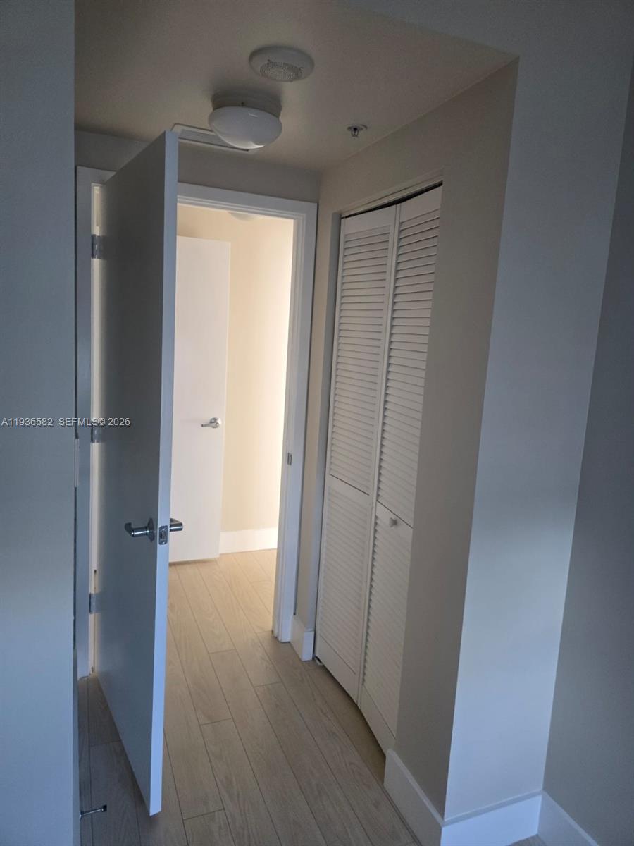 325 S Biscayne Blvd #3221, Miami FL 33131