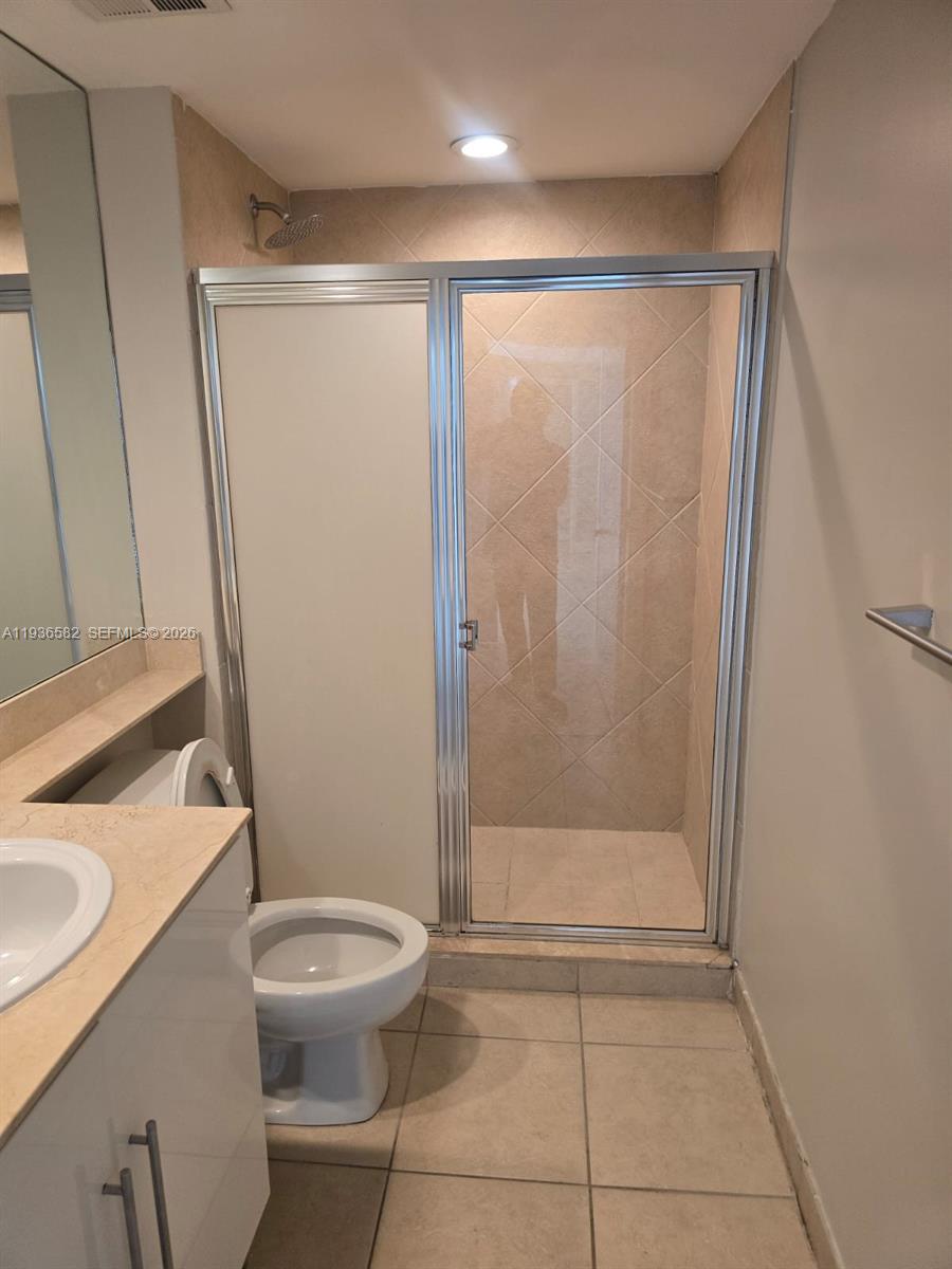 325 S Biscayne Blvd #3221, Miami FL 33131