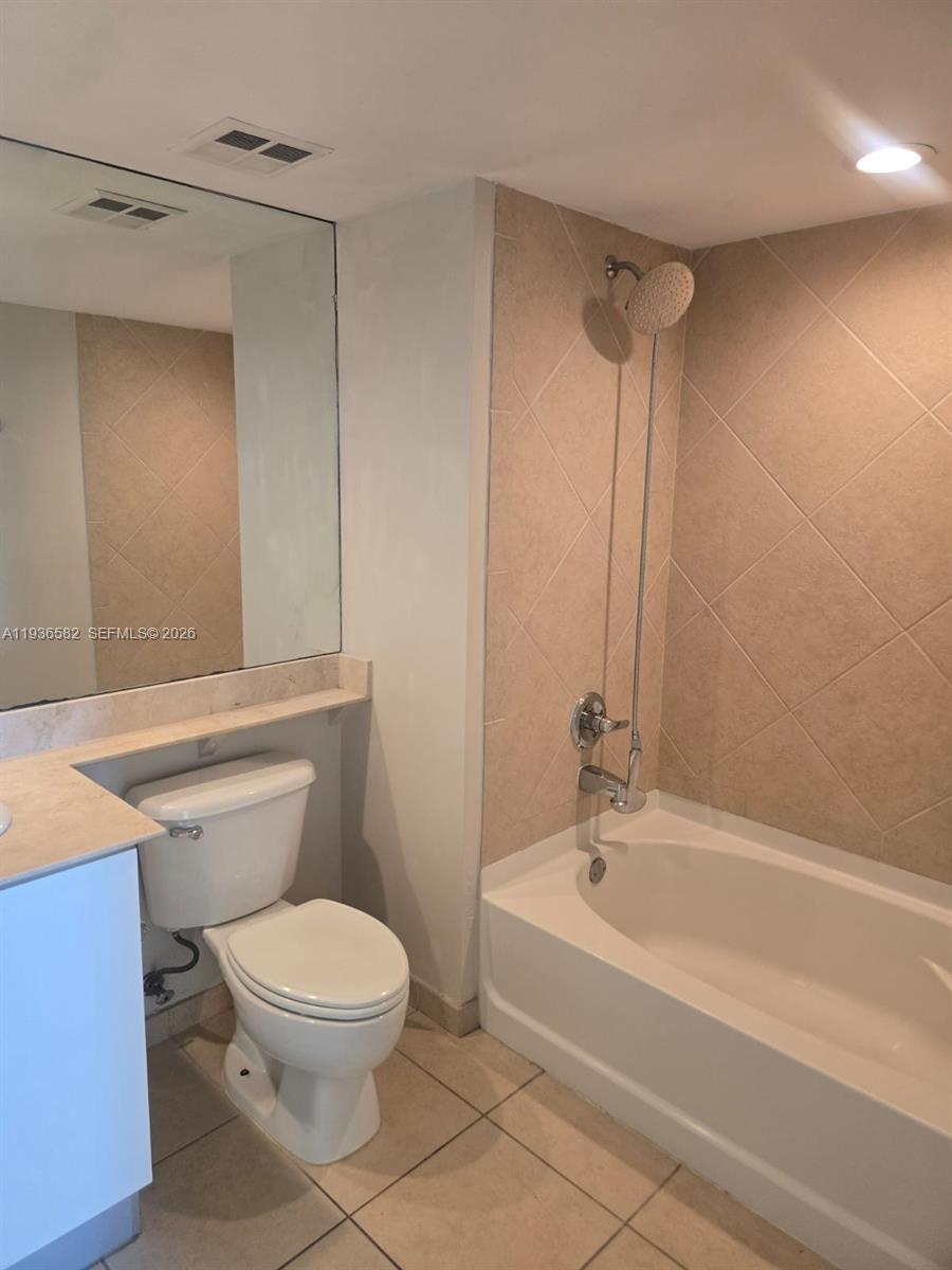 325 S Biscayne Blvd #3221, Miami FL 33131