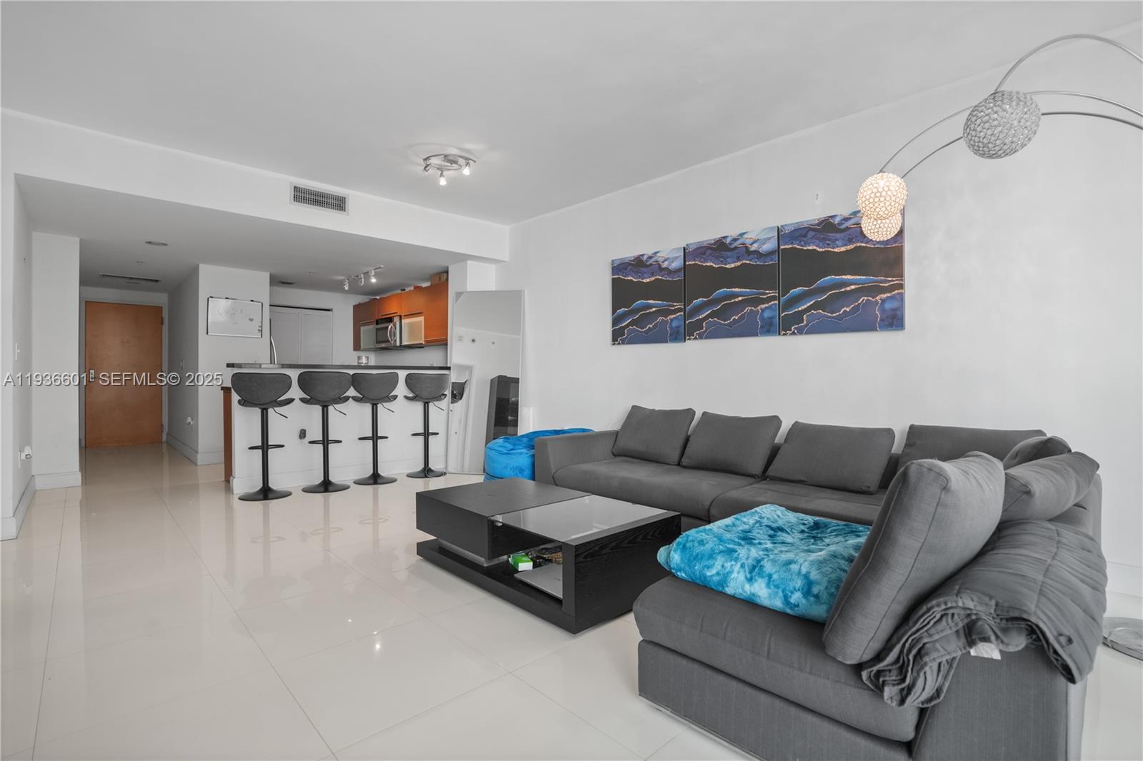 244 Biscayne Blvd #2306, Miami FL 33132