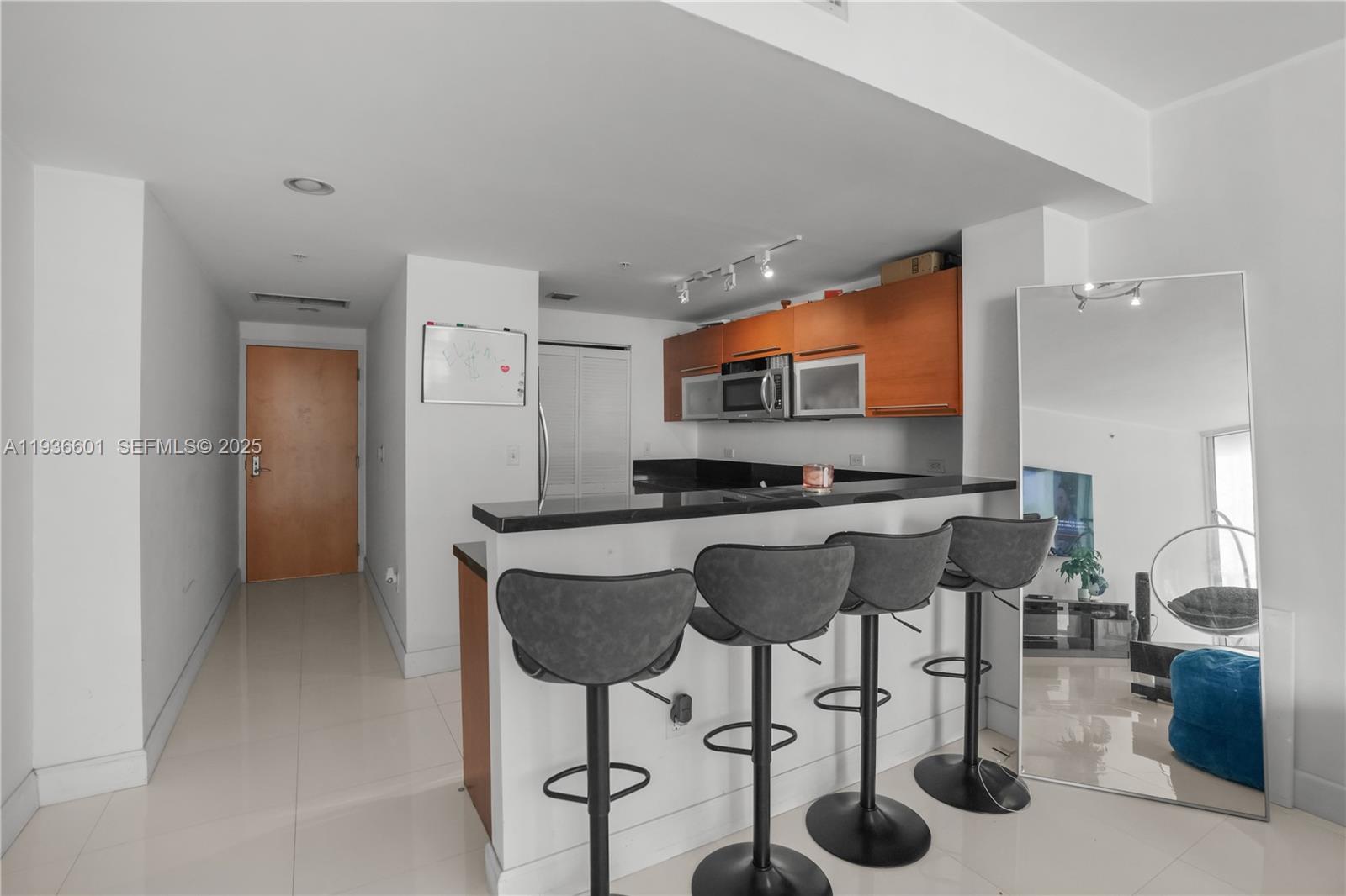 244 Biscayne Blvd #2306, Miami FL 33132