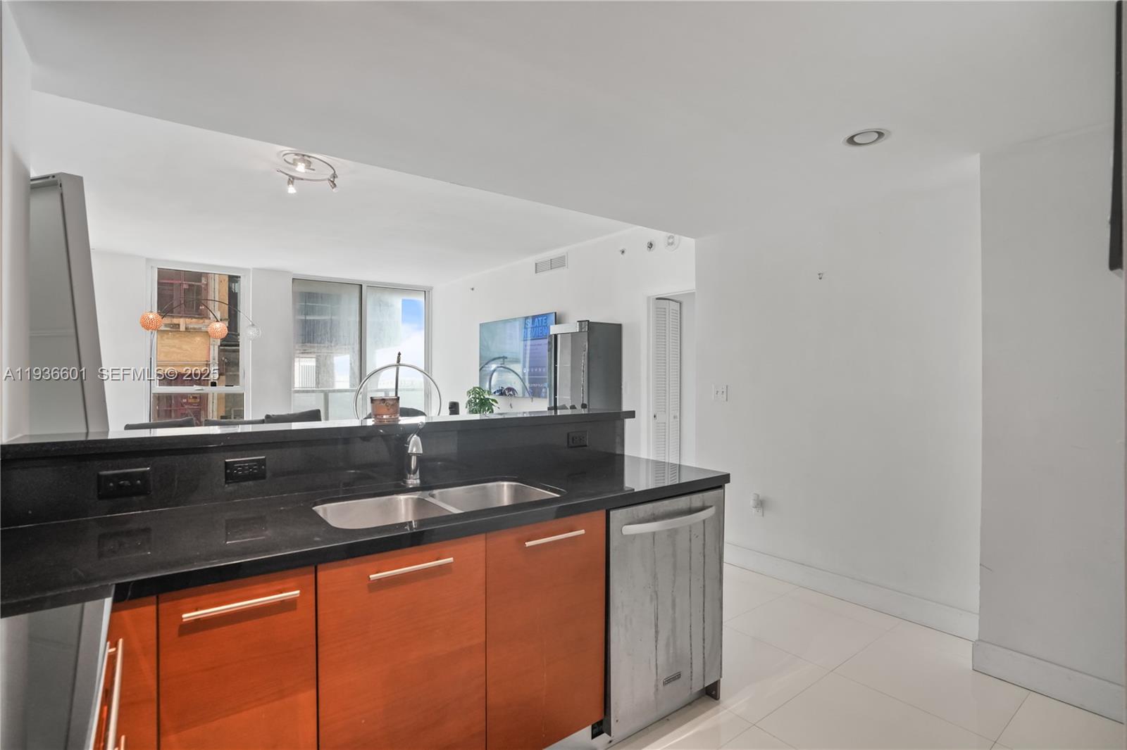 244 Biscayne Blvd #2306, Miami FL 33132