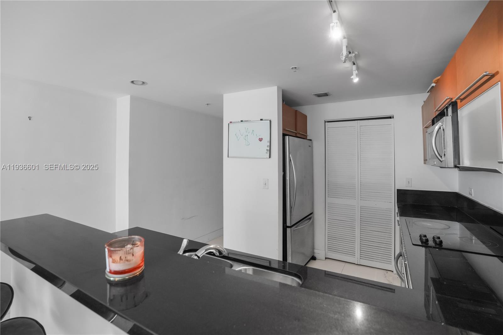 244 Biscayne Blvd #2306, Miami FL 33132