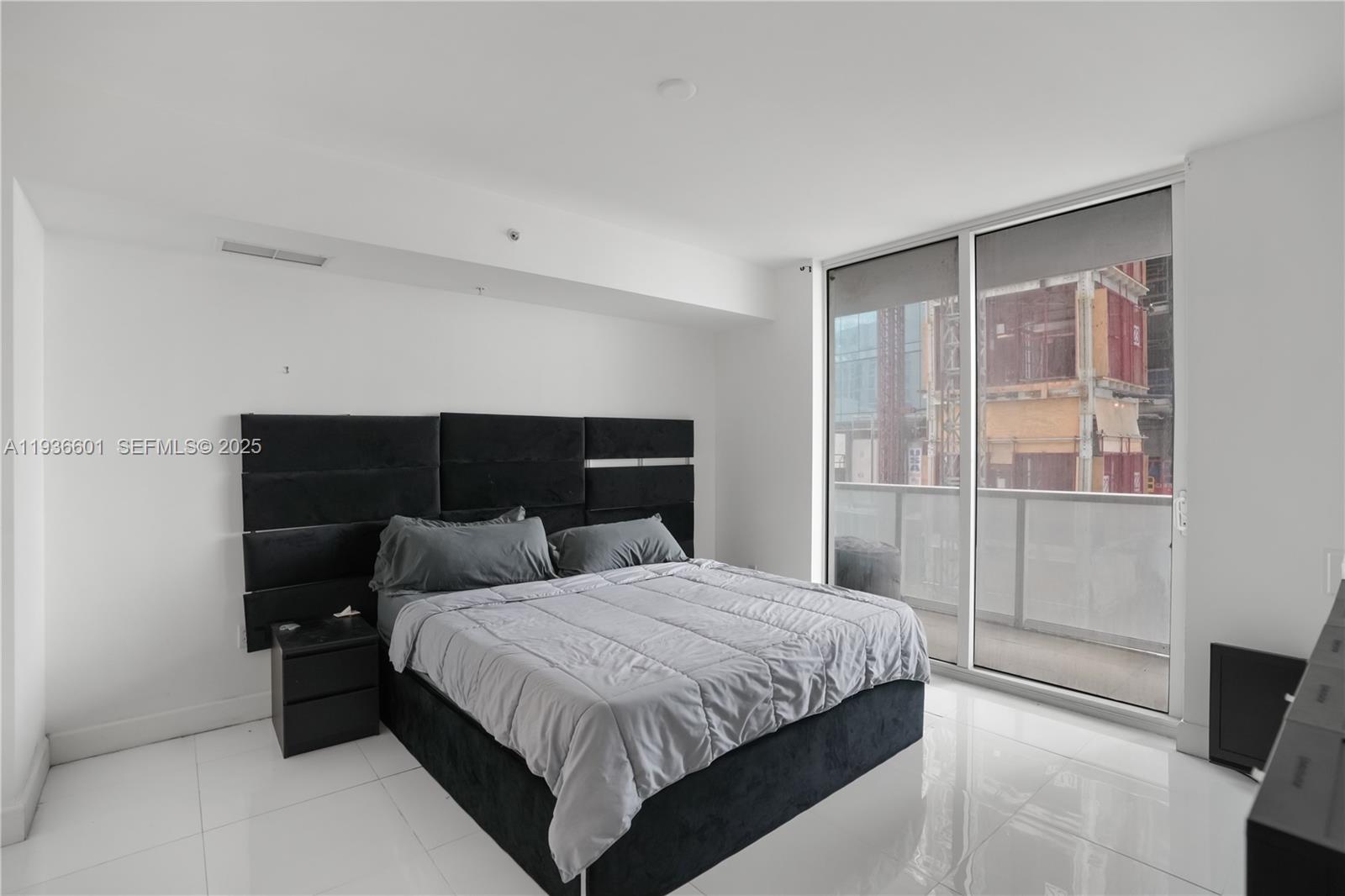 244 Biscayne Blvd #2306, Miami FL 33132
