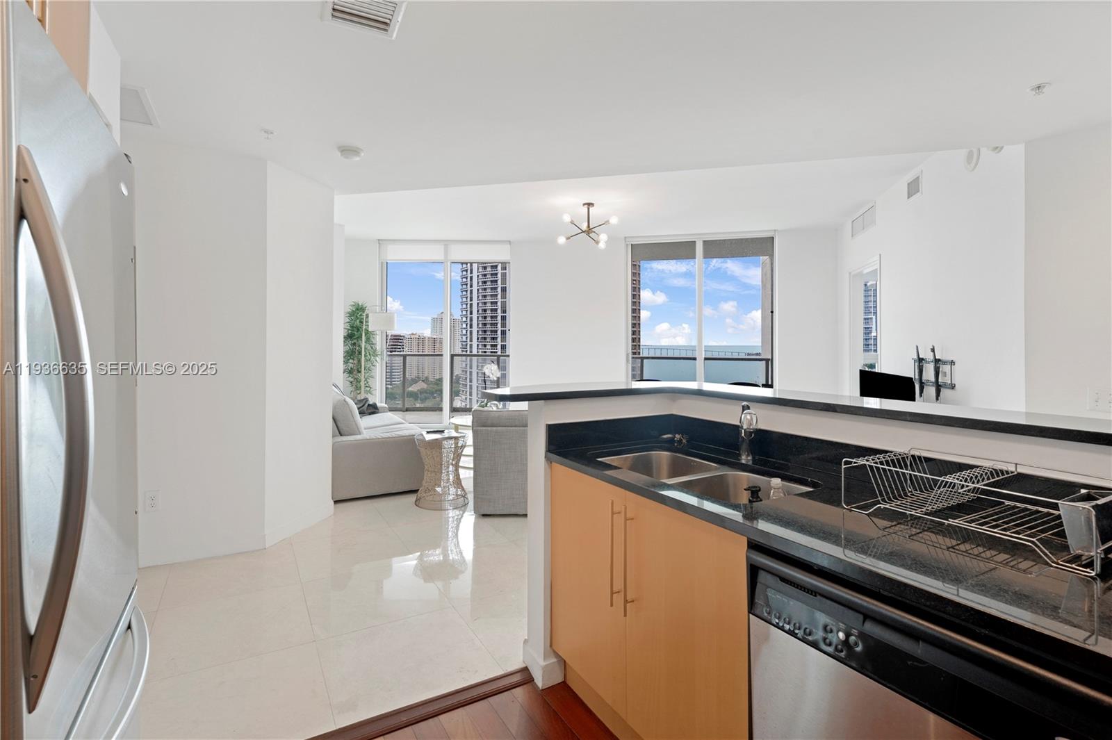300 S Biscayne Blvd #T-1608, Miami FL 33131