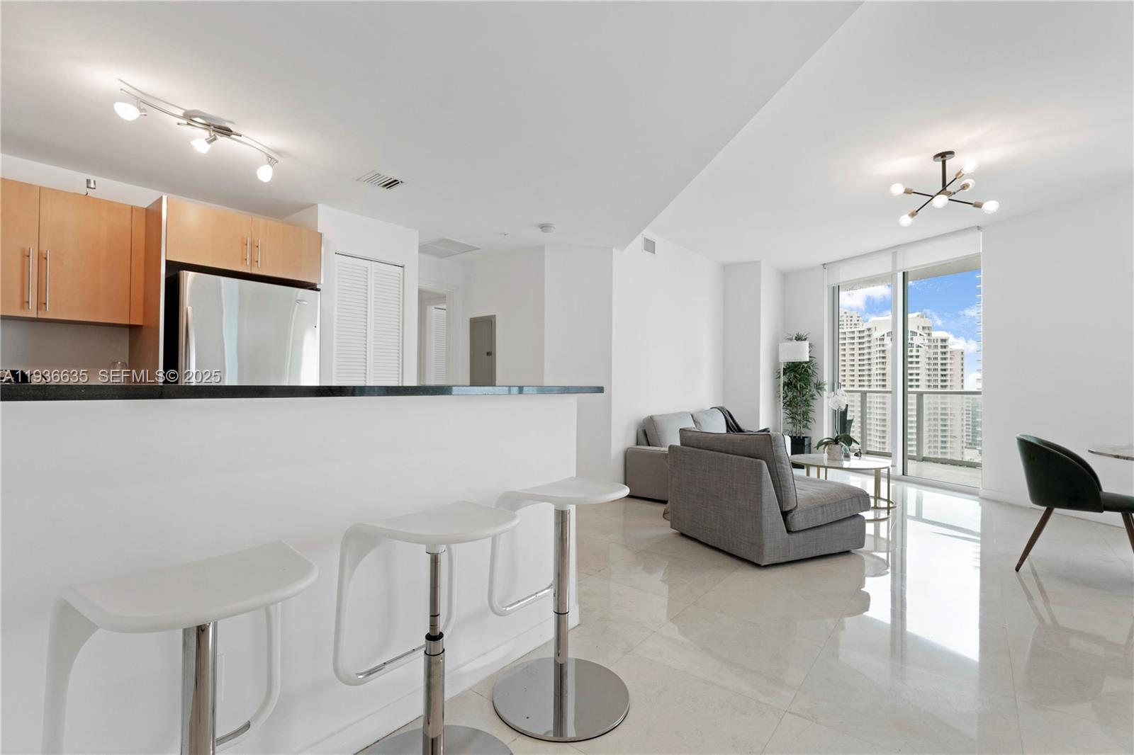 300 S Biscayne Blvd #T-1608, Miami FL 33131