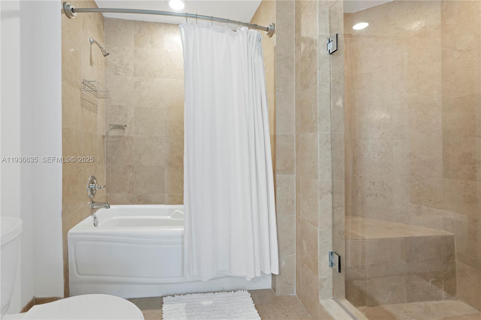 300 S Biscayne Blvd #T-1608, Miami FL 33131