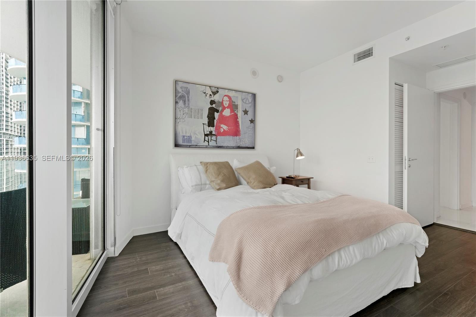 300 S Biscayne Blvd #T-1608, Miami FL 33131
