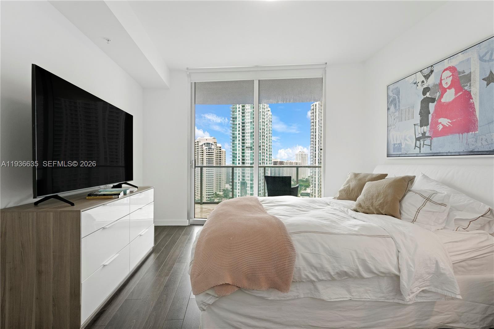 300 S Biscayne Blvd #T-1608, Miami FL 33131
