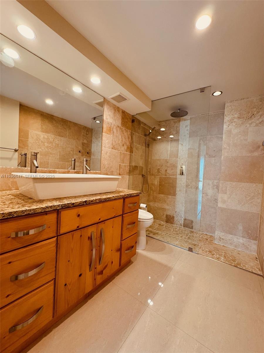1901 Brickell Ave #B2106, Miami FL 33129