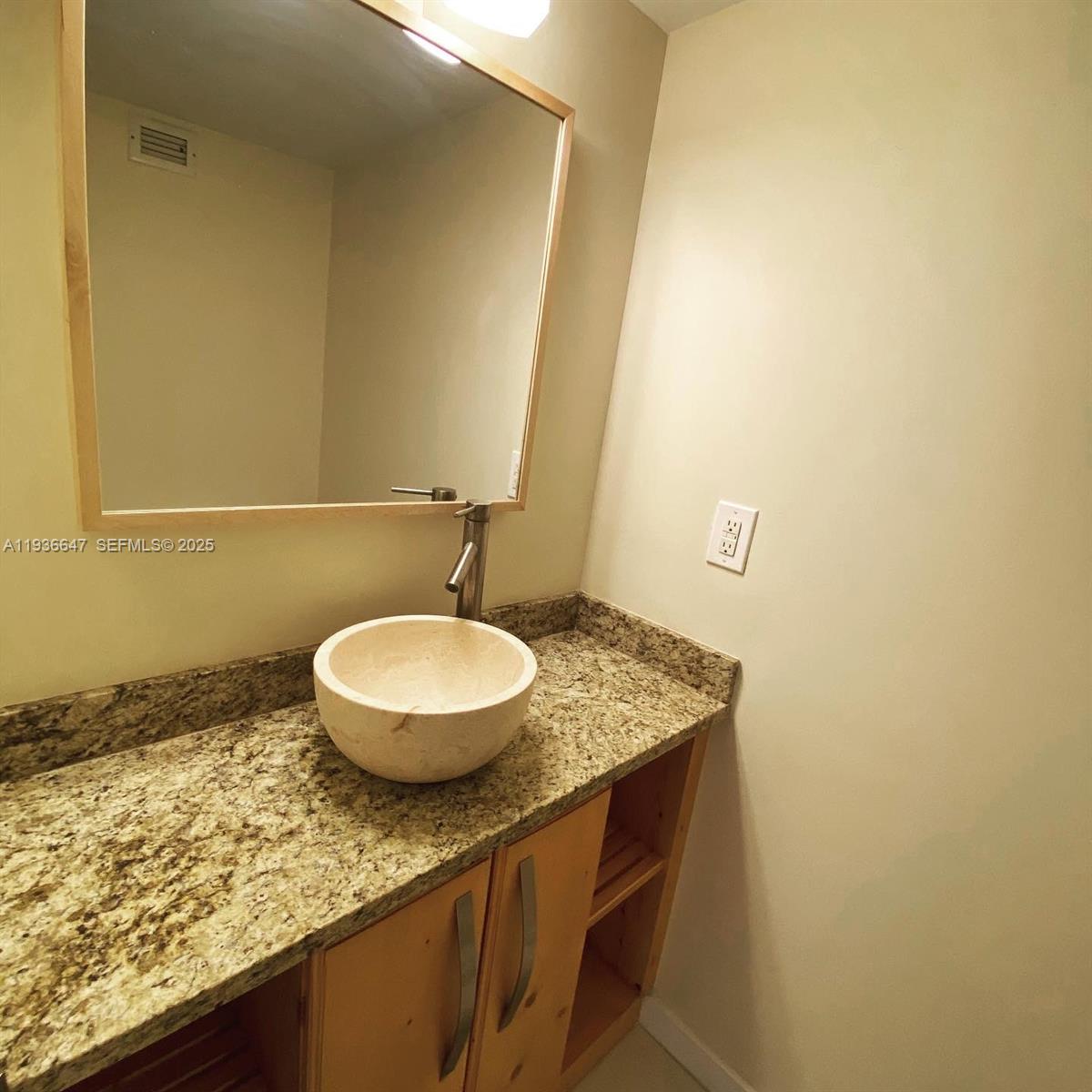 1901 Brickell Ave #B2106, Miami FL 33129