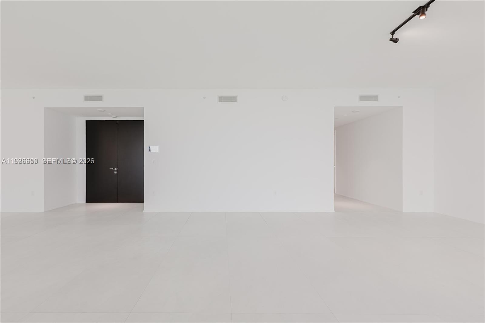 1000 Biscayne Blvd #3802, Miami FL 33132